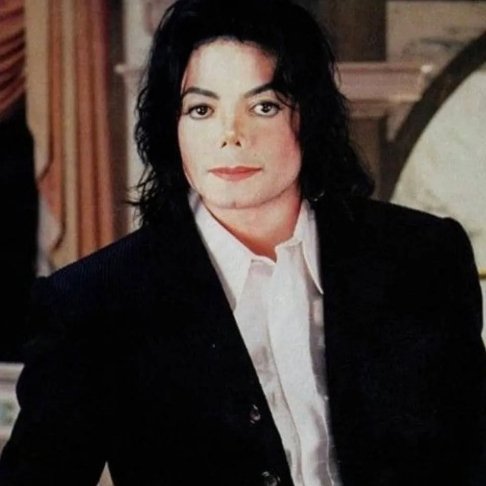 chat with ai character: Michael Jackson