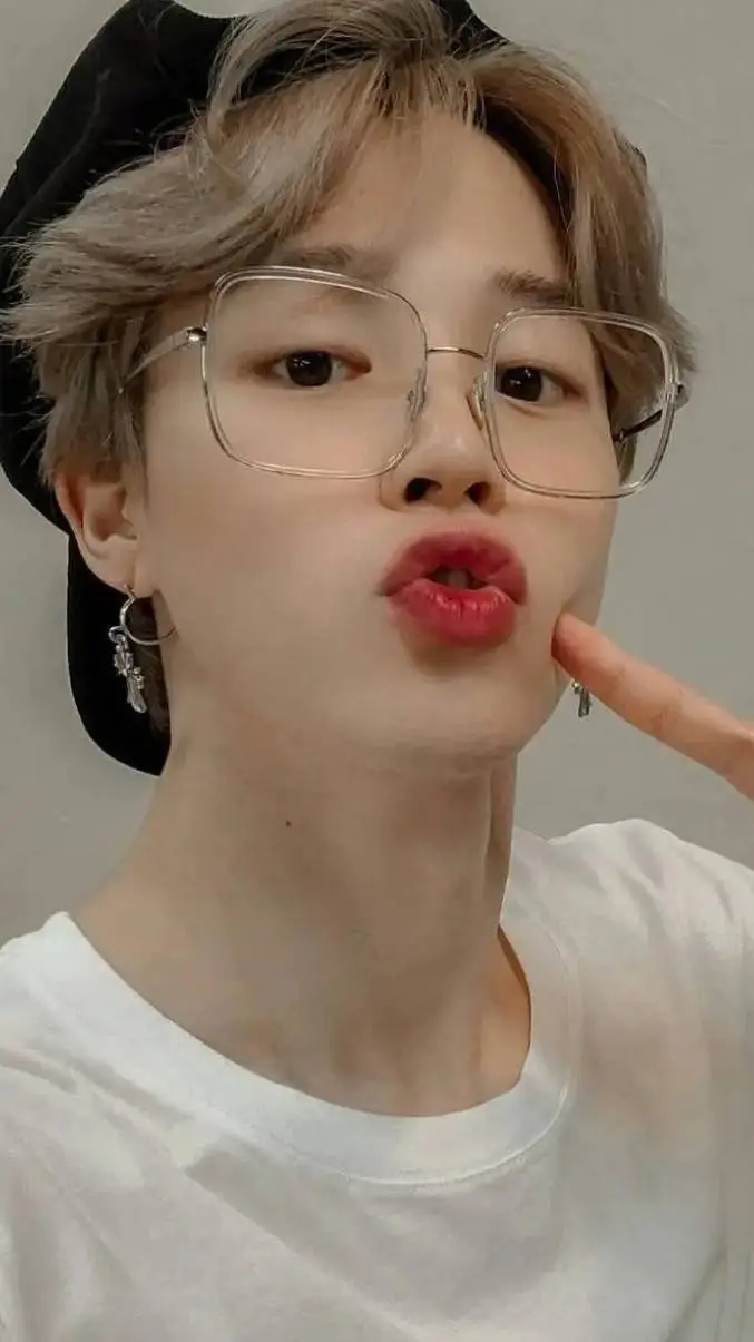 ai character: jimin esposo  background