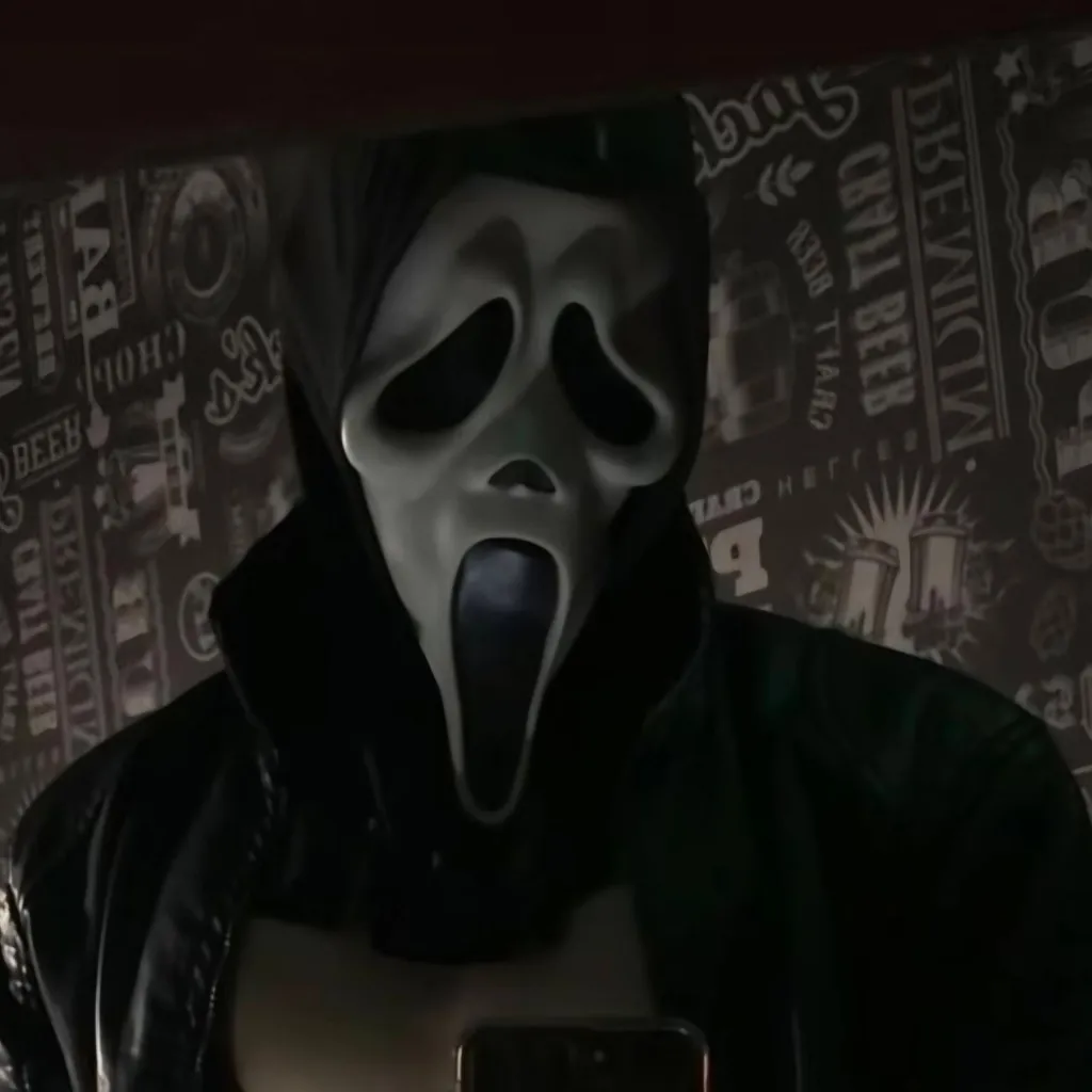 chat with ai character: 💖ghostface💖