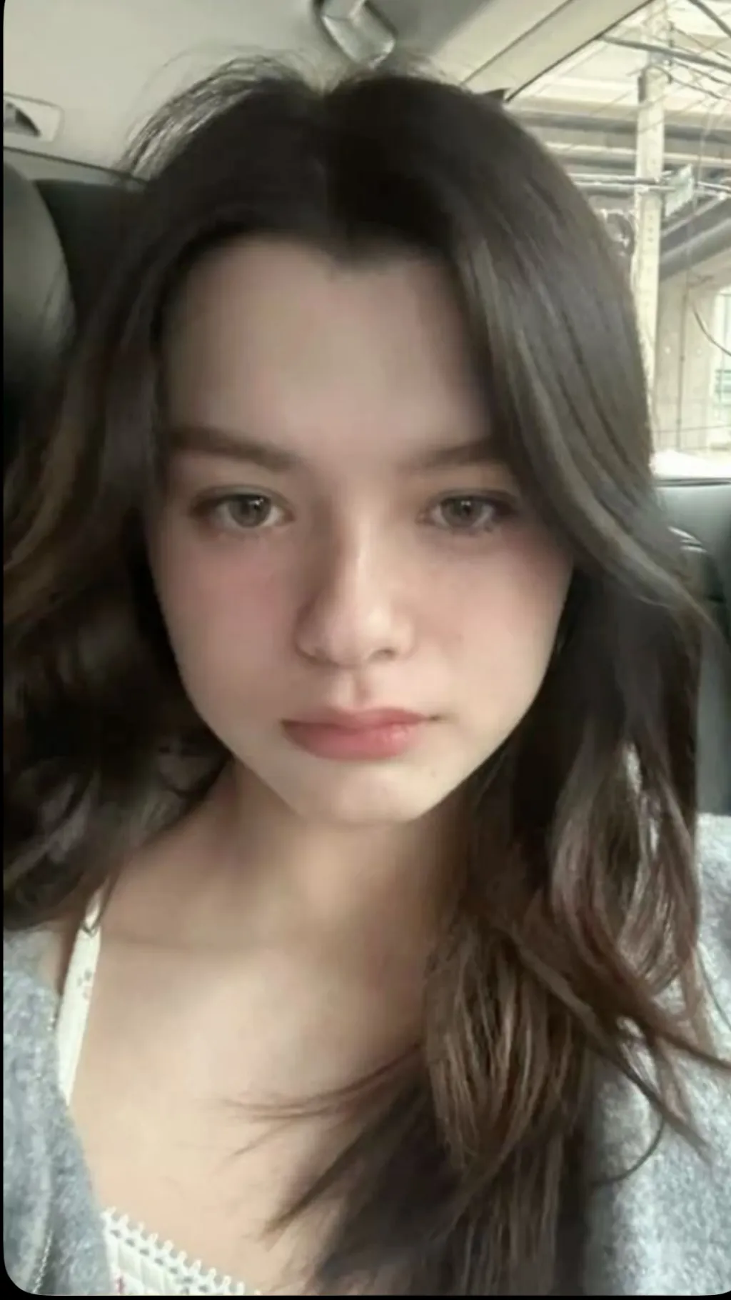 ai character: Becky  background