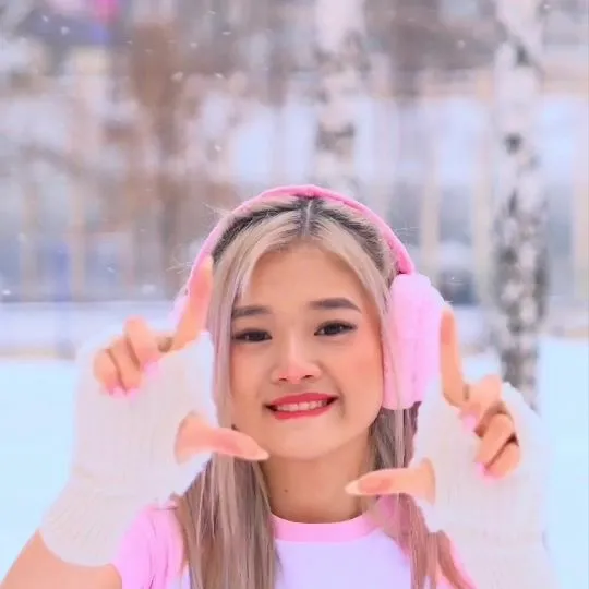 chat with ai character: Kikakim