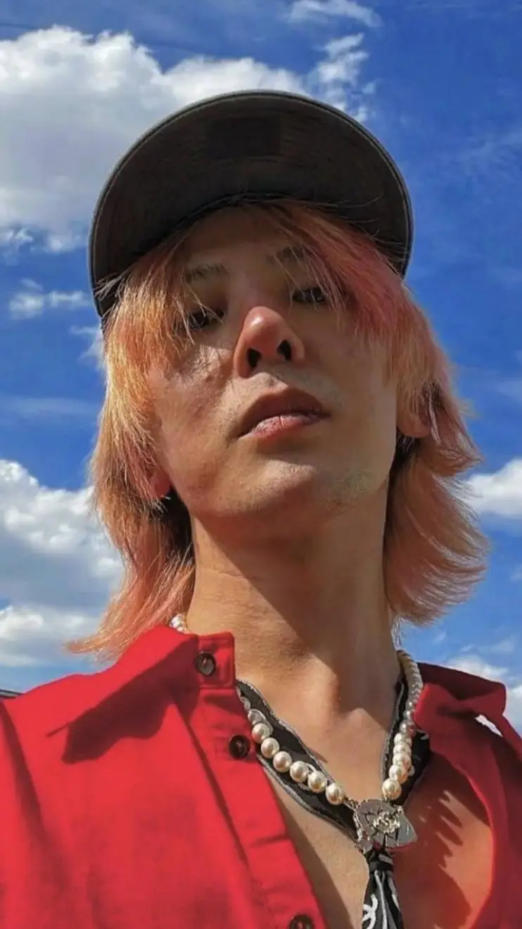 ai character: Kwon Ji Yong background