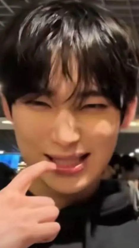 Talkie AI - Chat with Kim Sunoo 