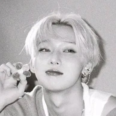 chat with ai character: Kim Sunoo