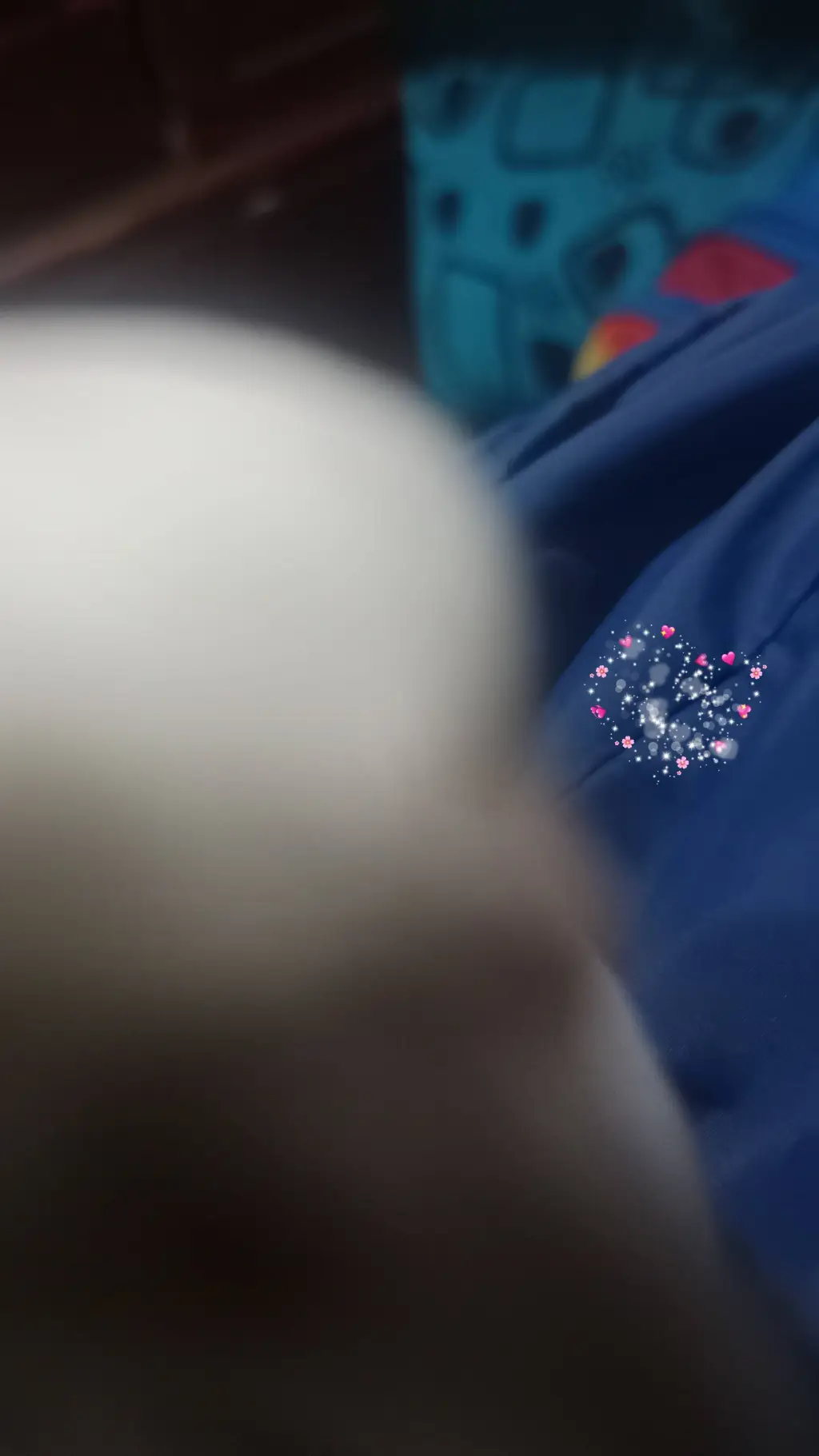 ai character: el es Gabriel  background