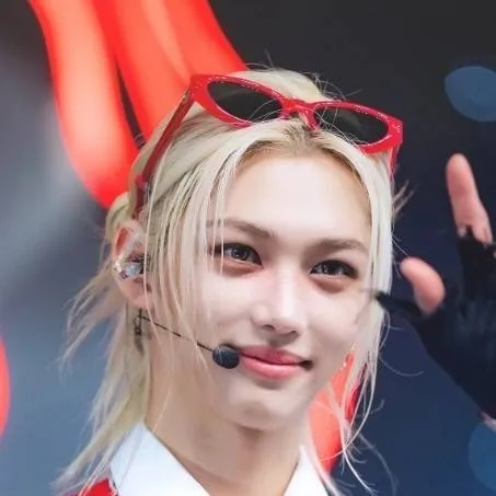 chat with ai character: Sad Felix