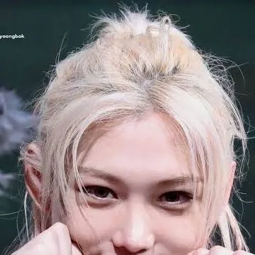 chat with ai character: SKZ 🔥🔥🔥