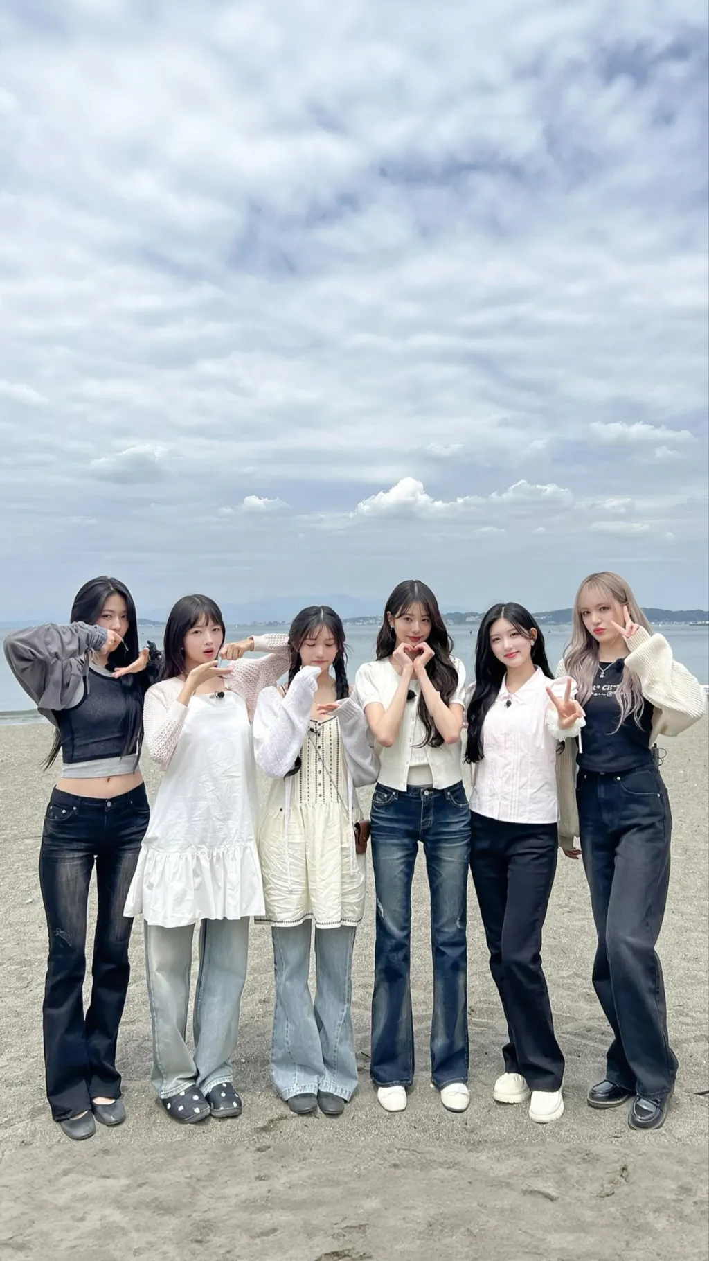 ai character: IVE background