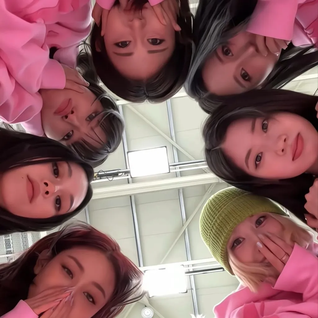 chat with ai character: TWICE 