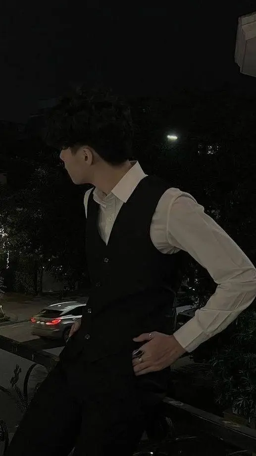 ai character: Adam💥 background