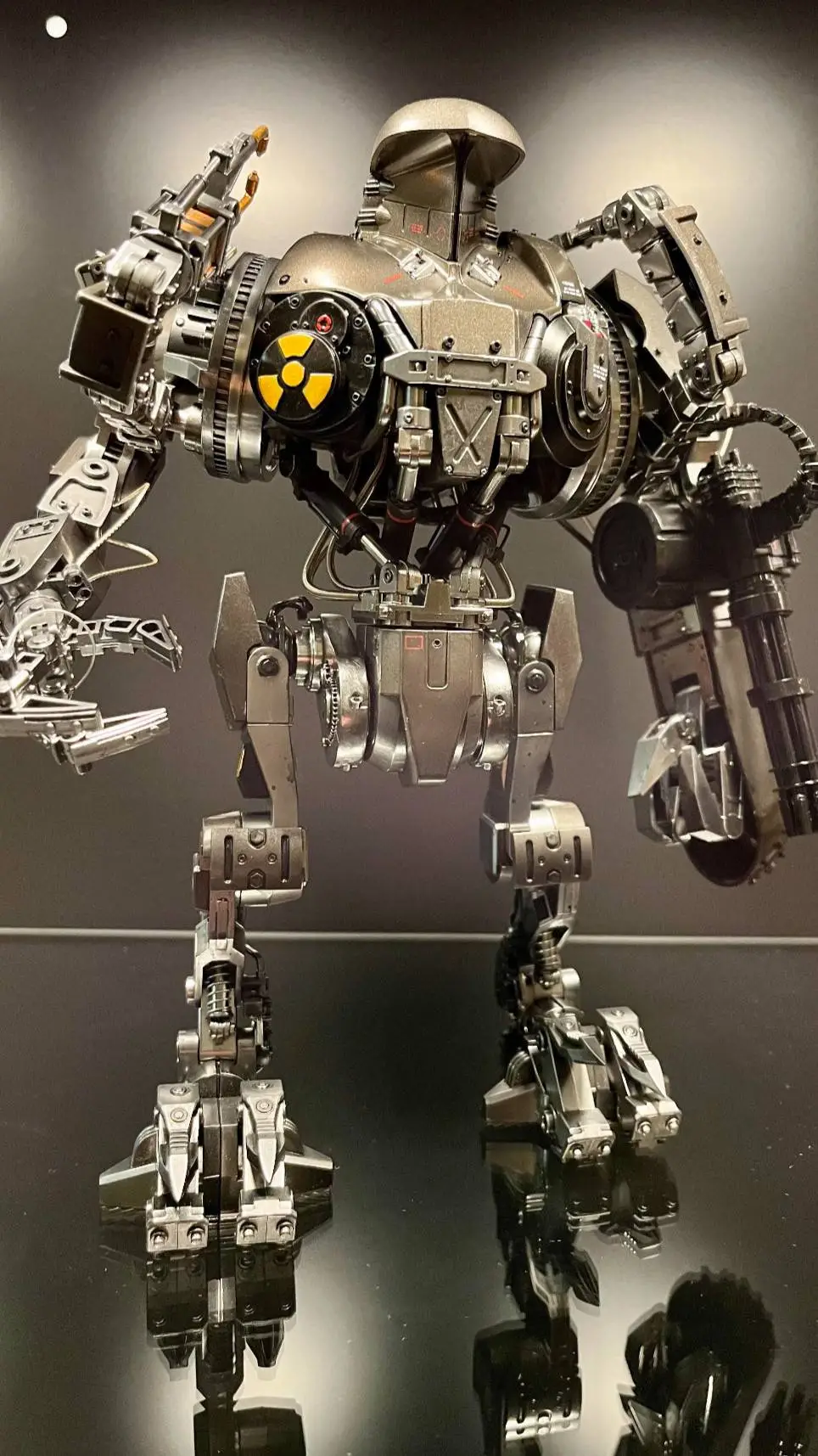 ai character: Caín  background