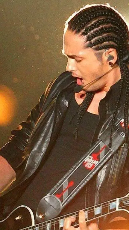 Talkie AI - Chat with Tom