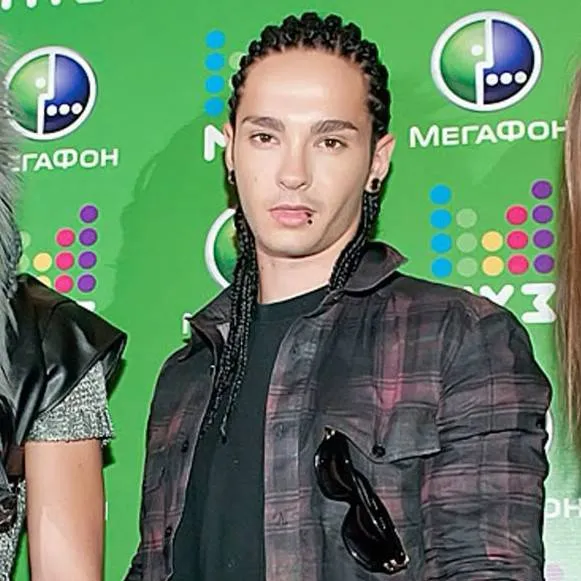 chat with ai character: Tom