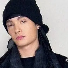 chat with ai character: Tom kaulitz