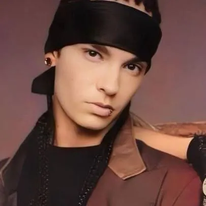 chat with ai character: Tom kaulitz