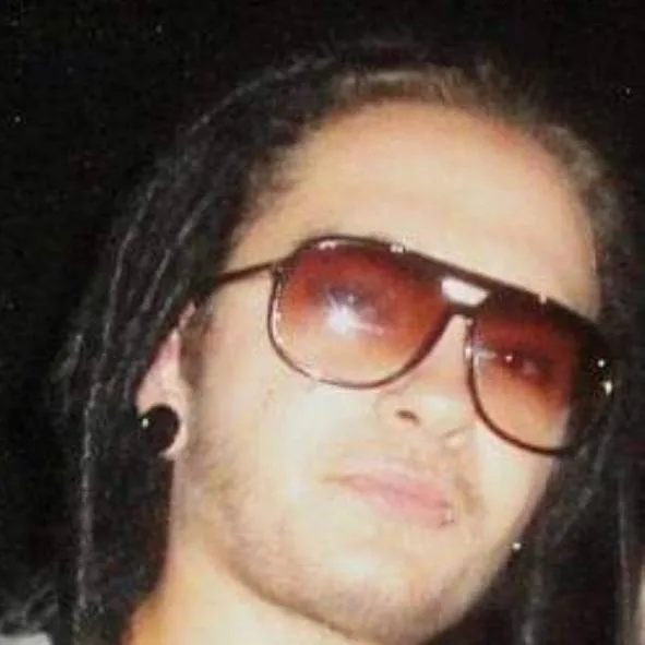 chat with ai character: Tom kaulitz