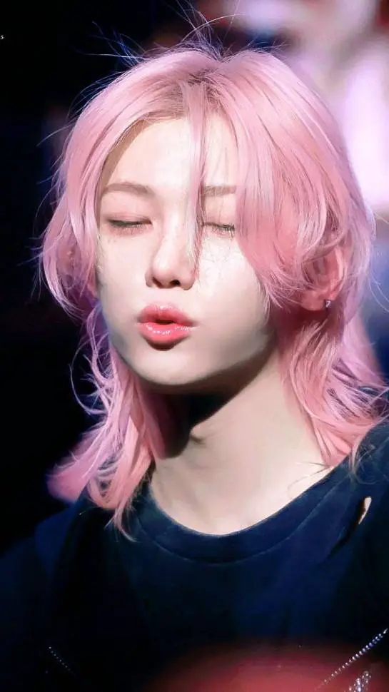 ai character: Lee Felix Omega  background