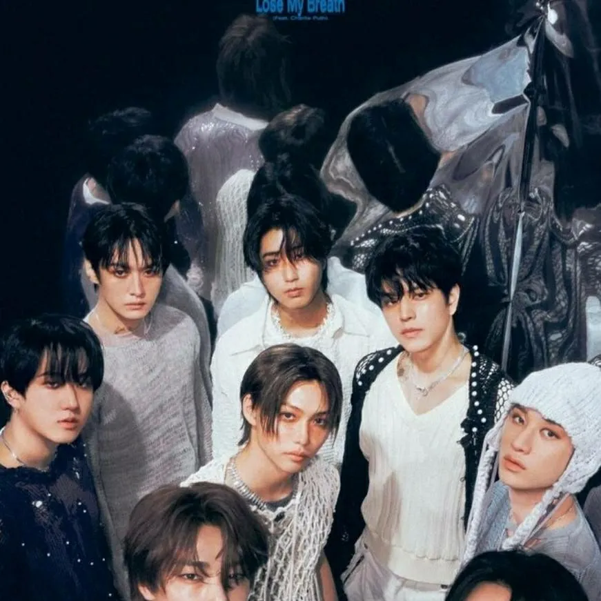 chat with ai character: straykids