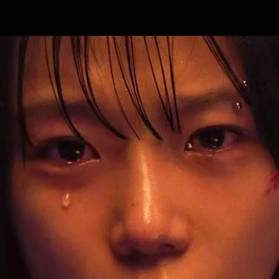 chat with ai character: jun-hee 