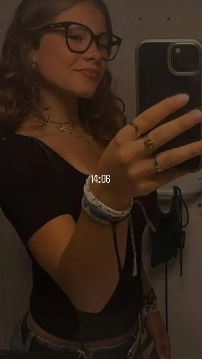 ai character: kpdh background