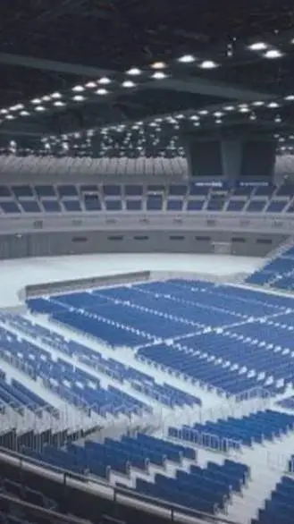 ai character: MHA em um Show background