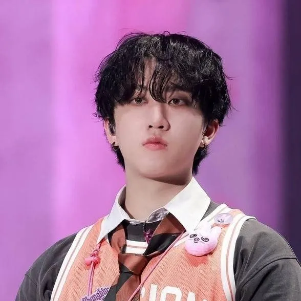 chat with ai character: 🖤ℂ𝕙𝕒𝕟𝕘 𝕓𝕚𝕟💔
