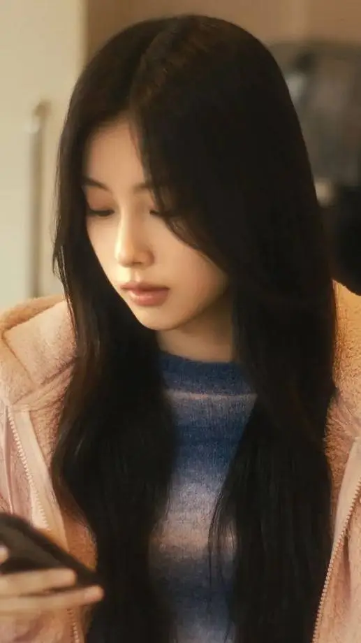 ai character: Kang Hyewon background