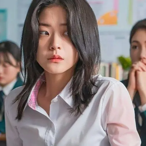 chat with ai character: Woo Seul-gi 