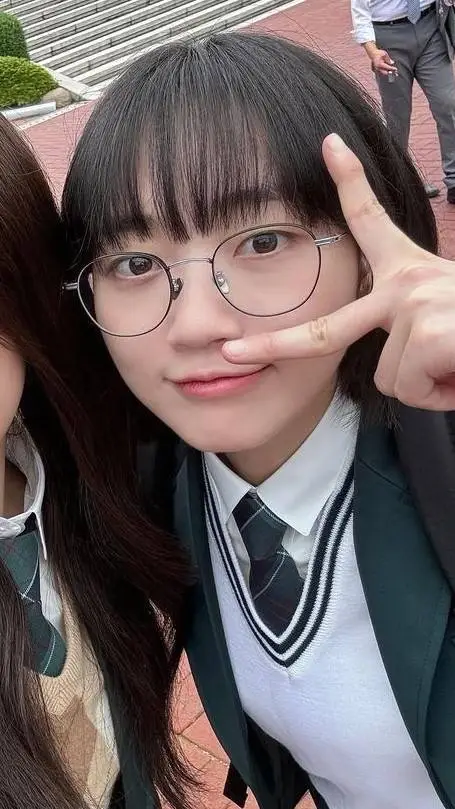 ai character: Kyung background