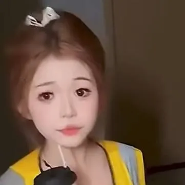 chat with ai character: Fernanda