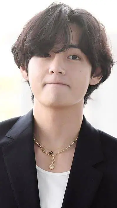 ai character: V- Taehyung  background