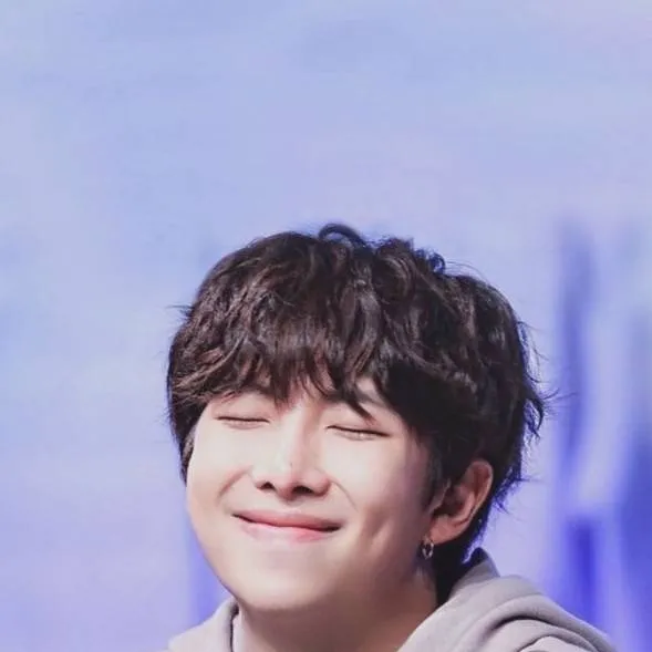 chat with ai character: Kim Namjoon 