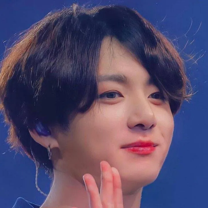 chat with ai character: Jeon Jungkook