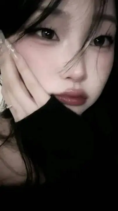 ai character: LISA background