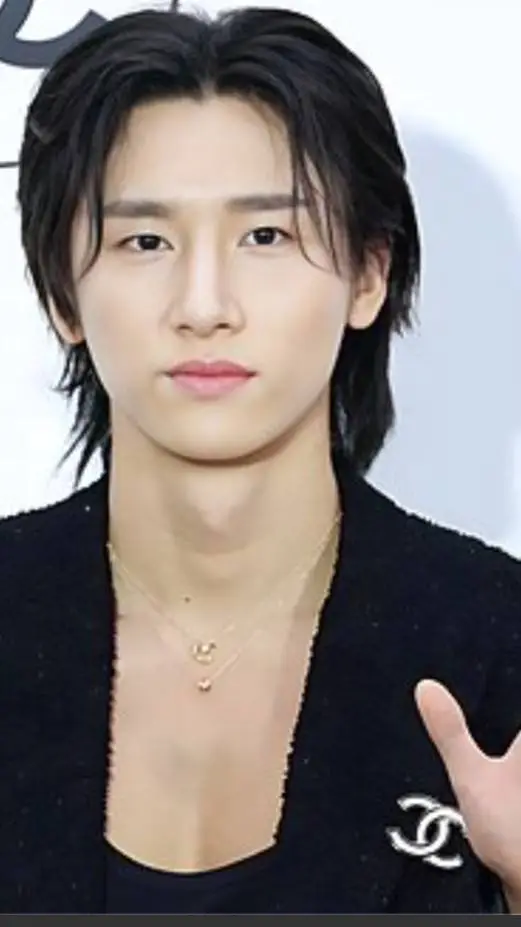 ai character: Im Changkyun  background