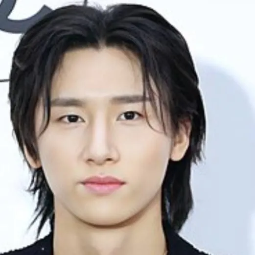 chat with ai character: Im Changkyun 
