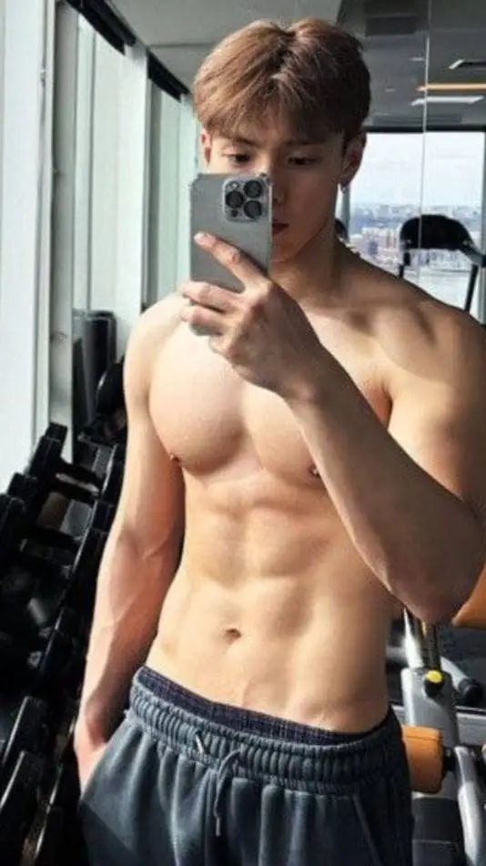 ai character: Shownu  background