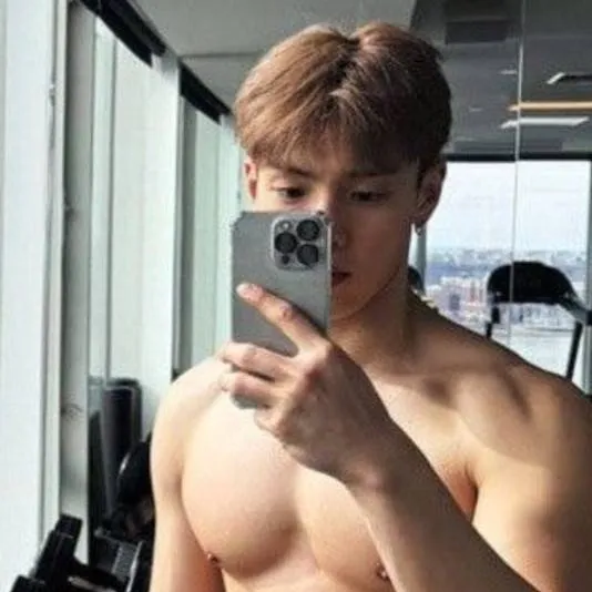 chat with ai character: Shownu 