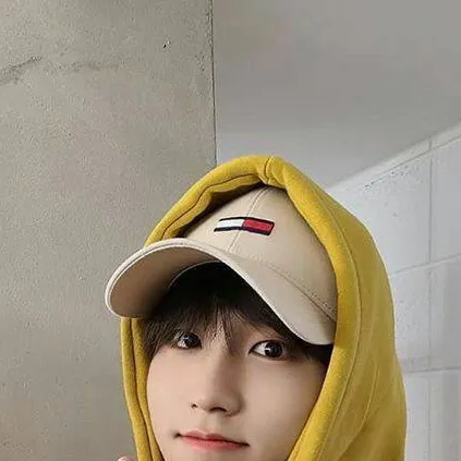 chat with ai character: Han