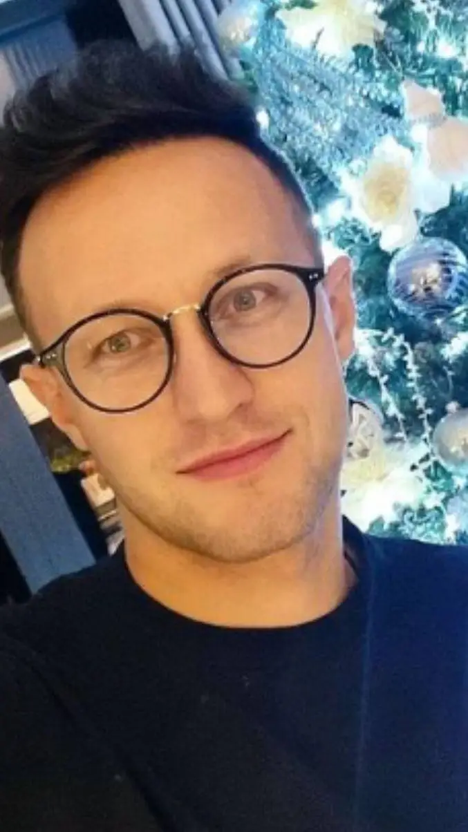 ai character: Kuba Urbański background