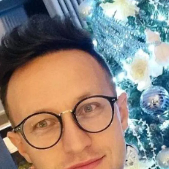 chat with ai character: Kuba Urbański