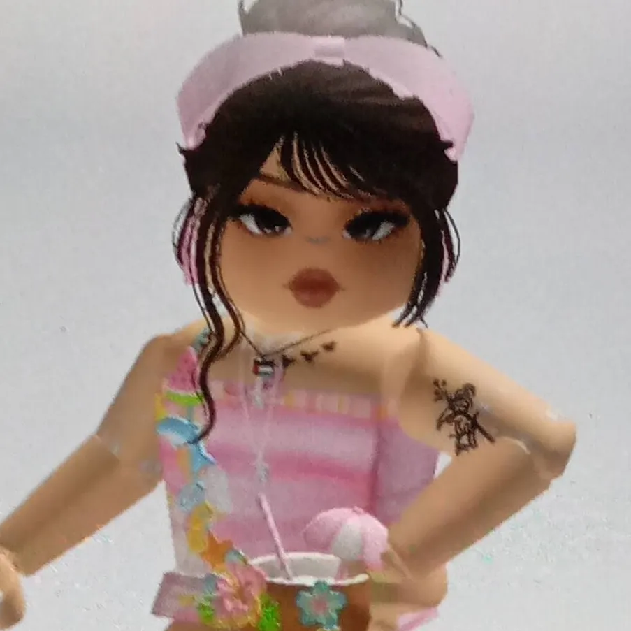 chat with ai character: sommie 