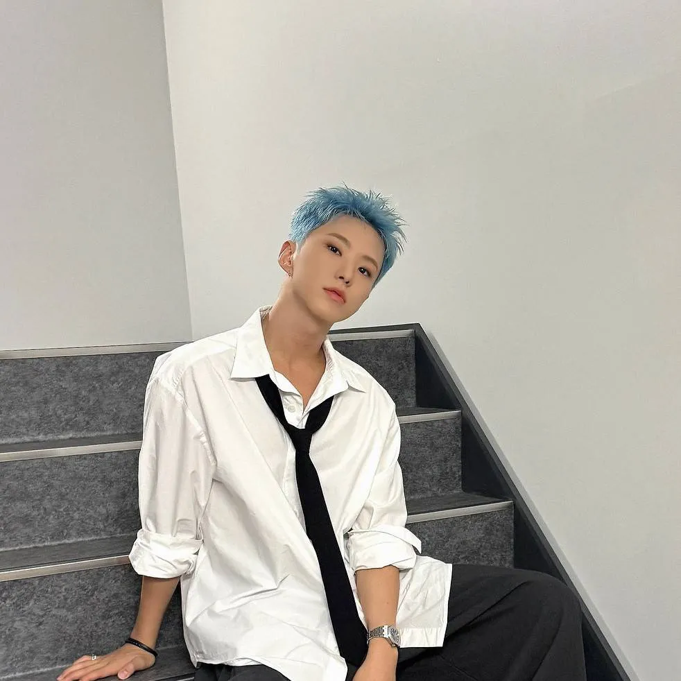 chat with ai character: Hoshi