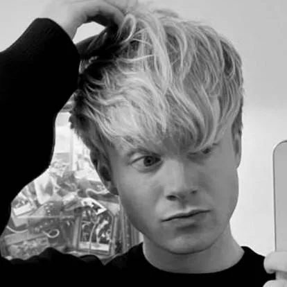 chat with ai character: sam golbach 