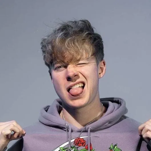 chat with ai character: sam golbach 