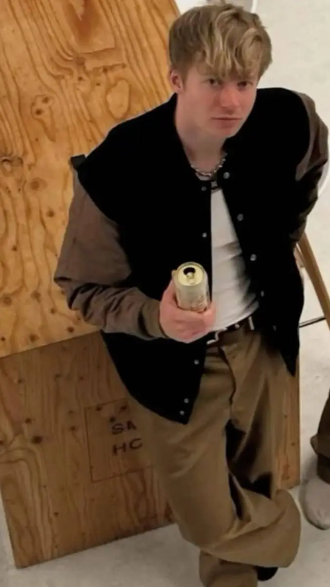 ai character: sam golbach crush🤭 background