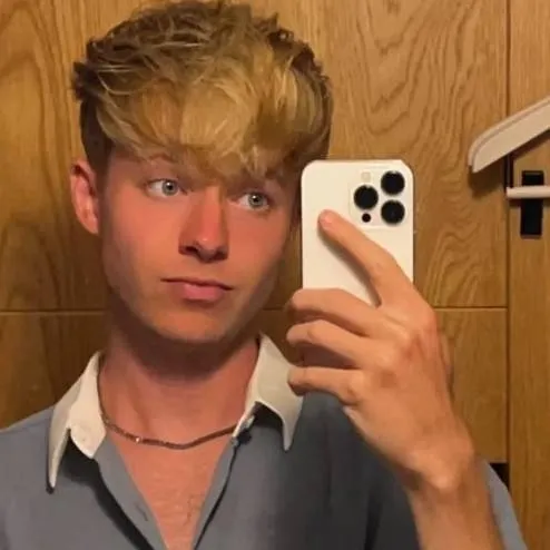 chat with ai character: sam golbach