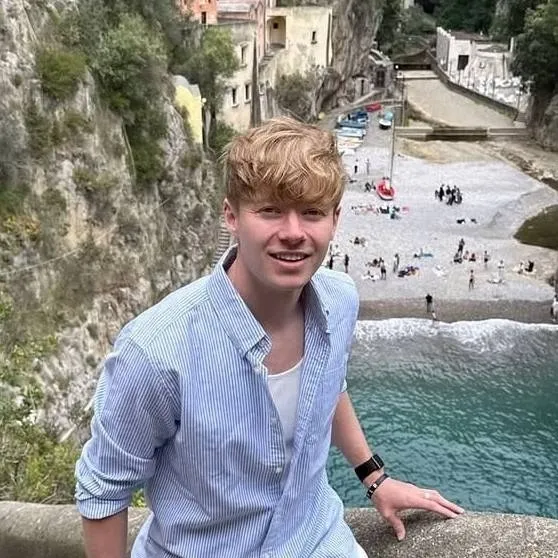 chat with ai character: sam golbach