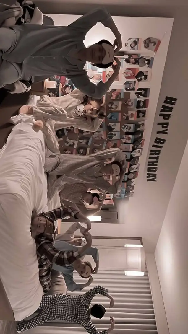 ai character: stray kids pijama background