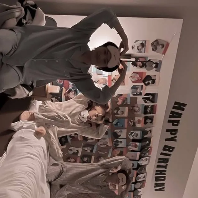 chat with ai character: stray kids pijama